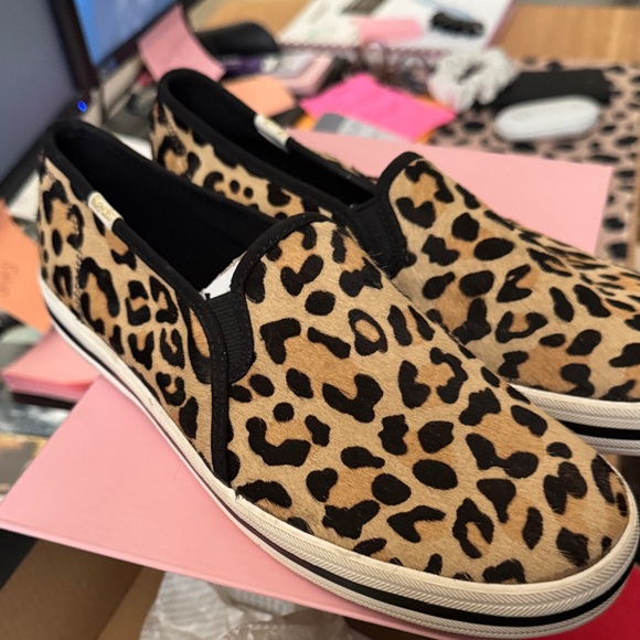 Women’s Keds Kate Spade Leopard Print Slip-On Sneakers hair on hide - Picture 4 of 7